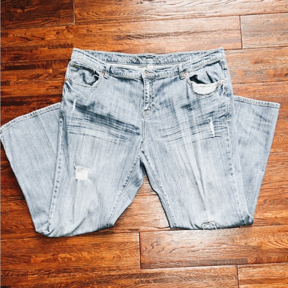 Avenue Women’s Distressed Jeans